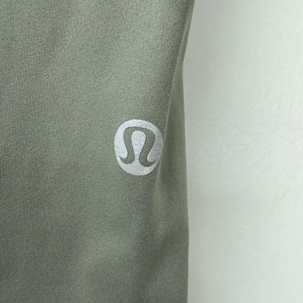 Lululemon Fast & Free 7/8 Tight II *25” in Grey Sage,‎ Size 6